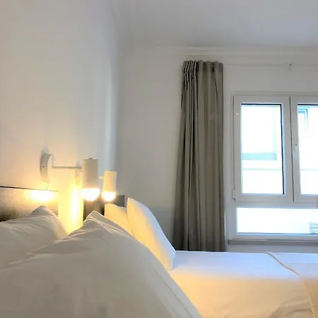Sea Avenue House - Center Baleal - Surfboard Included Apartment