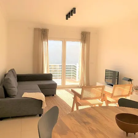 Sea Avenue House - Center Baleal - Surfboard Included Apartment
