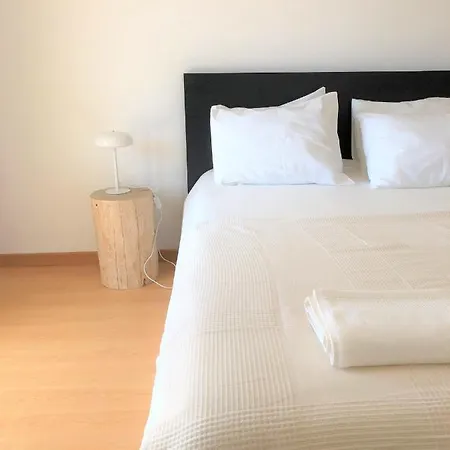 Sea Avenue House - Center Baleal - Surfboard Included Apartment