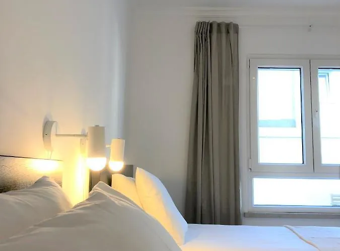 Sea Avenue House - Center Baleal - Surfboard Included 公寓